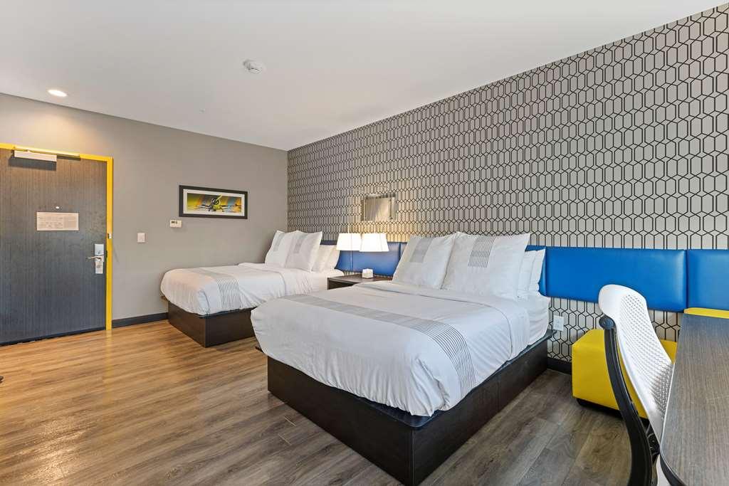 Glo Best Western Savannah-Gateway I-95 Room photo