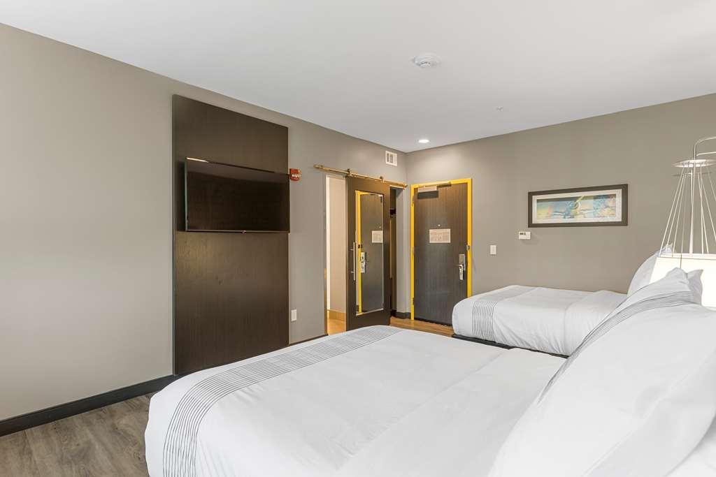 Glo Best Western Savannah-Gateway I-95 Room photo